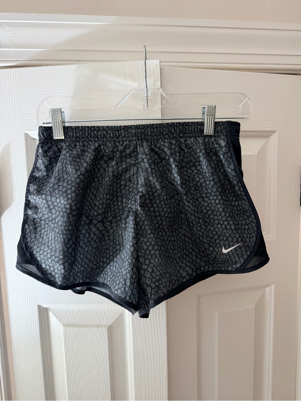 NWT Nike Girl Large Black/Gray Print Athletic Shorts